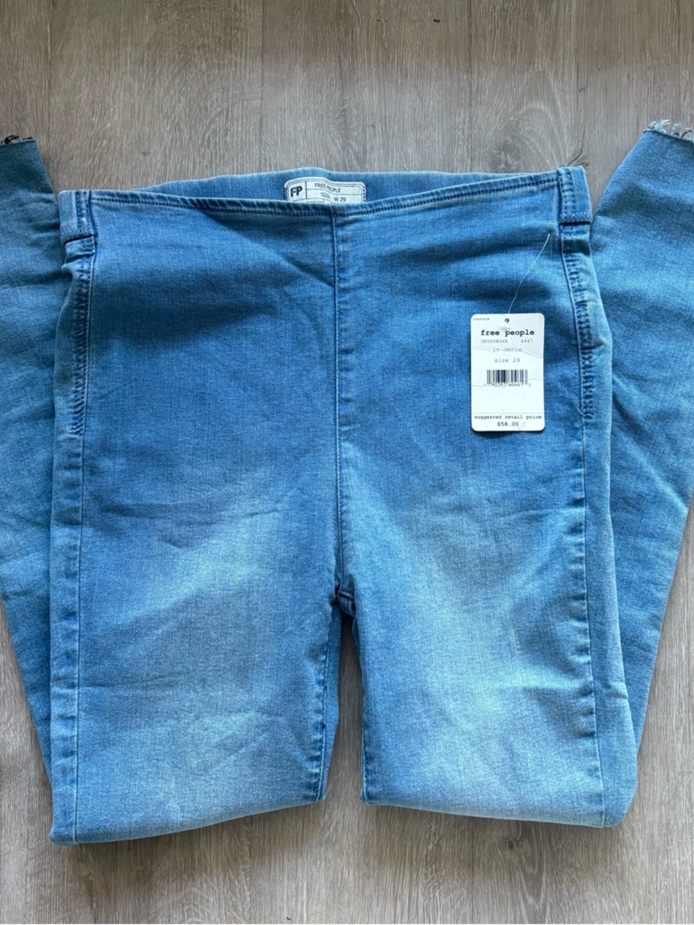 NWT Free People Pull On Skinny Jeans -Size 29
